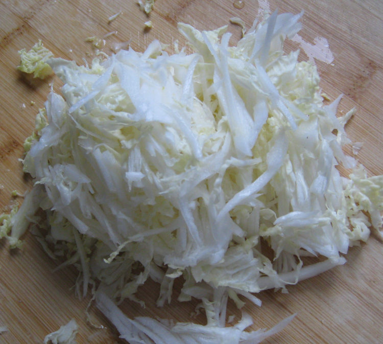 白菜丝拌豆皮步骤2