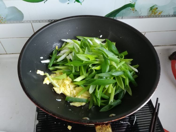 小葱炒鸡蛋步骤5