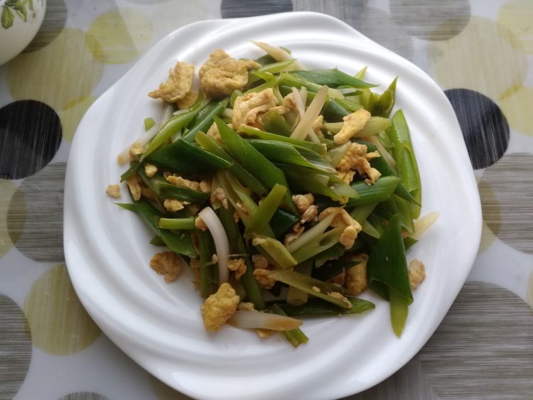 小葱炒鸡蛋步骤9