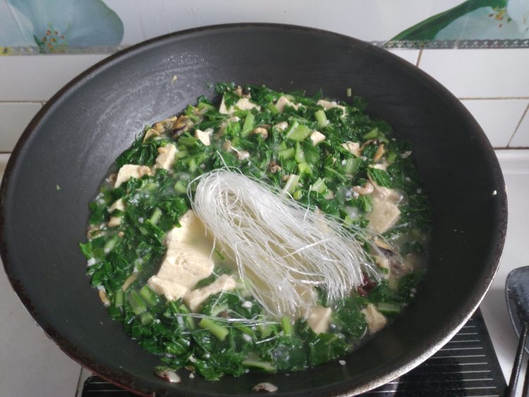 小白菜炖冻豆腐步骤7
