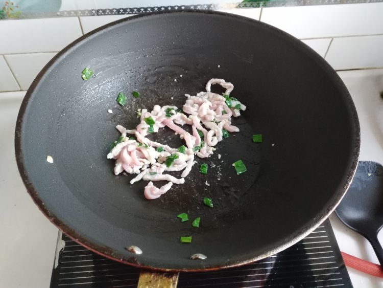 肉丝炒黄豆芽步骤5