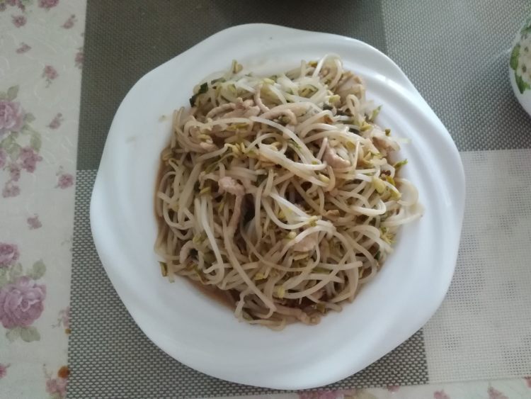 肉丝炒黄豆芽步骤11