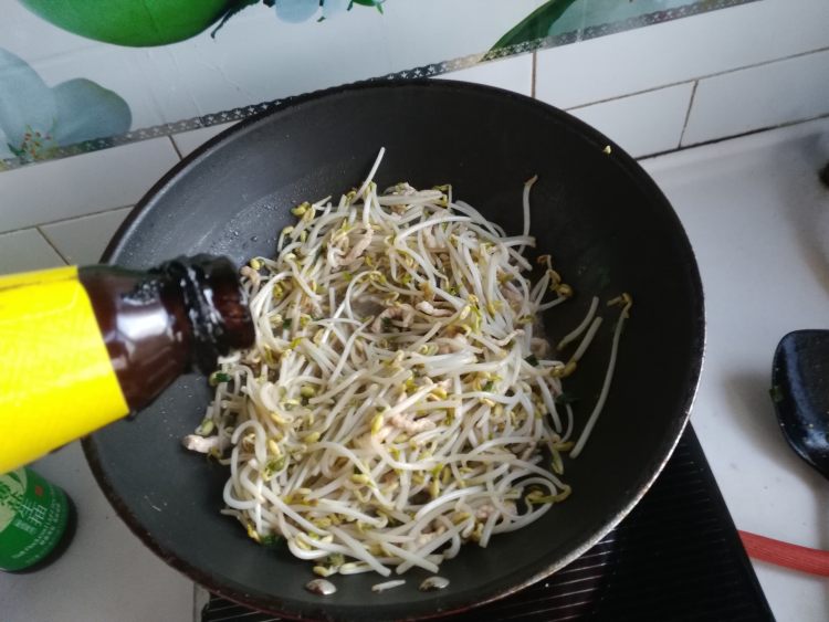 肉丝炒黄豆芽步骤10