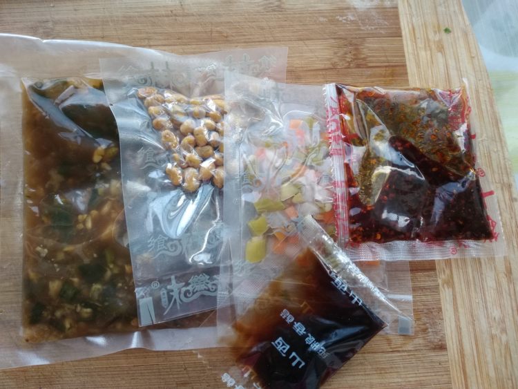 黄瓜拌米豆腐步骤5