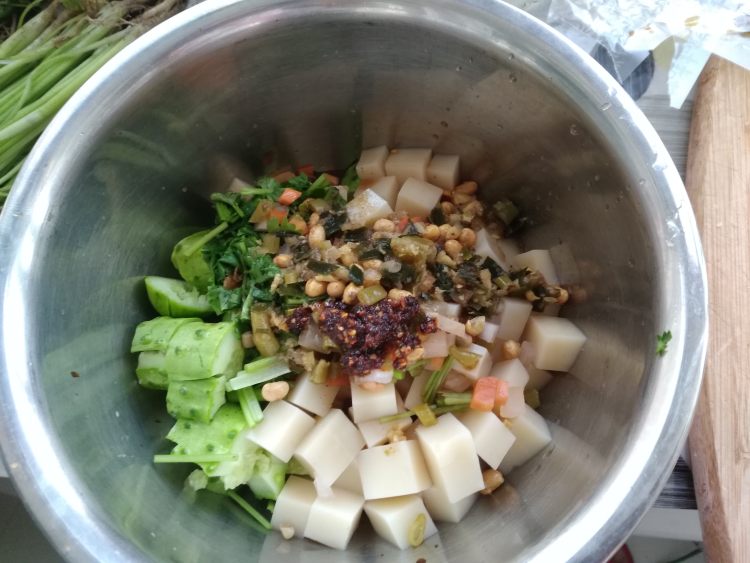 黄瓜拌米豆腐步骤6