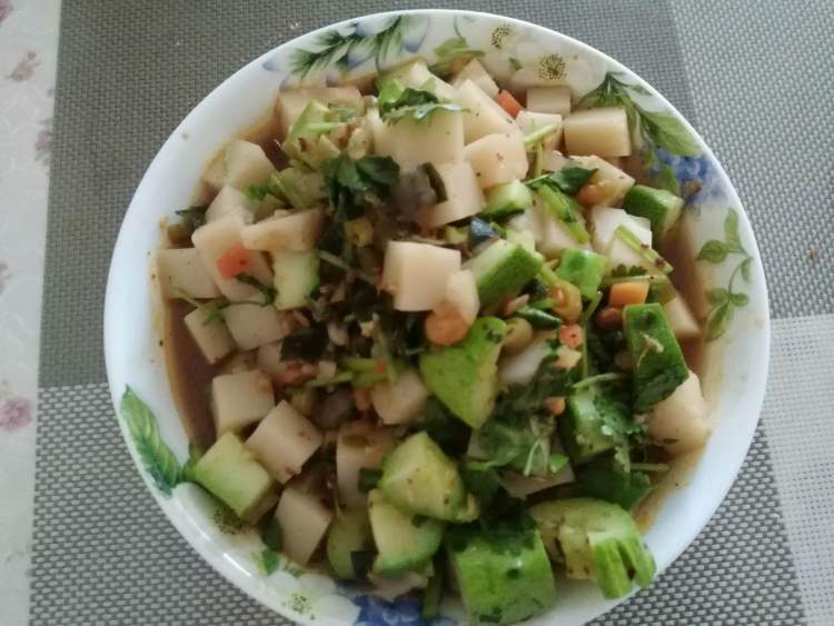 黄瓜拌米豆腐步骤8