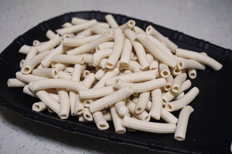 茄汁青口贝炒通心粉步骤4