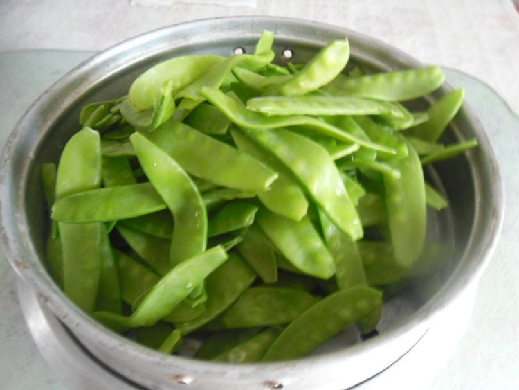 蒜蓉荷兰豆步骤1
