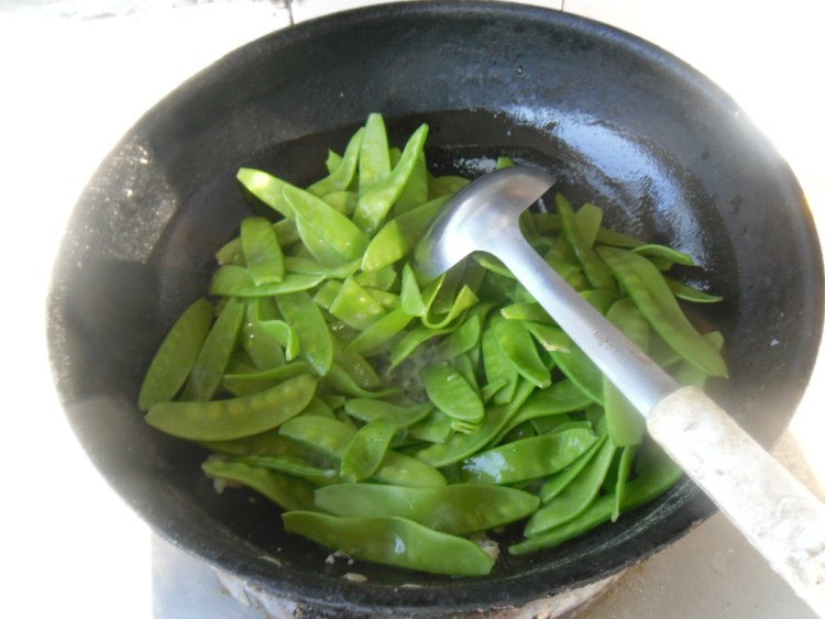 蒜蓉荷兰豆步骤4