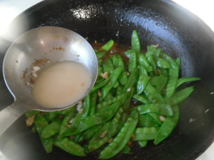 蒜蓉荷兰豆步骤7