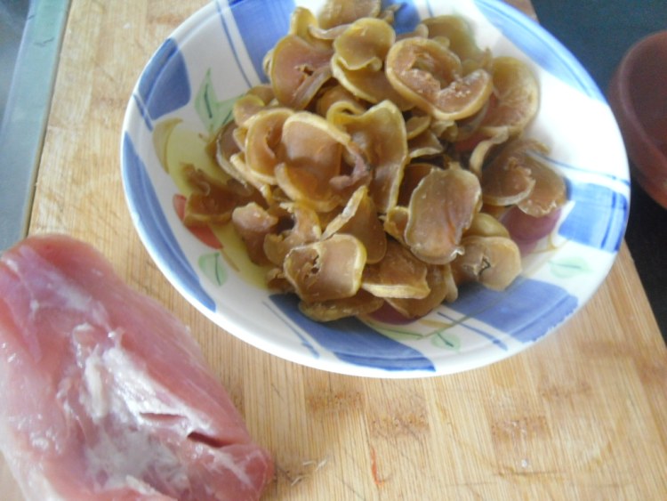 肉片土豆干步骤1