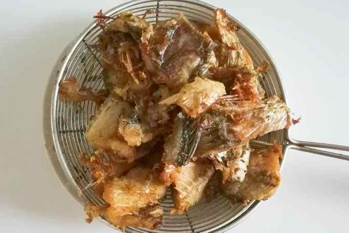 酸豆角香酥鲫鱼步骤5