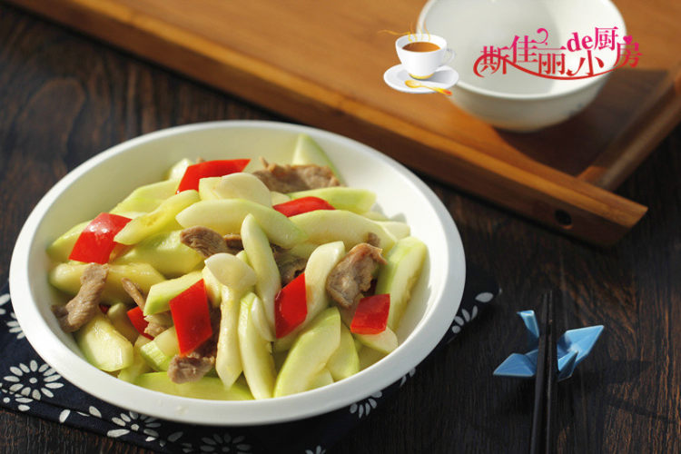 西葫芦炒鸭脯肉步骤8