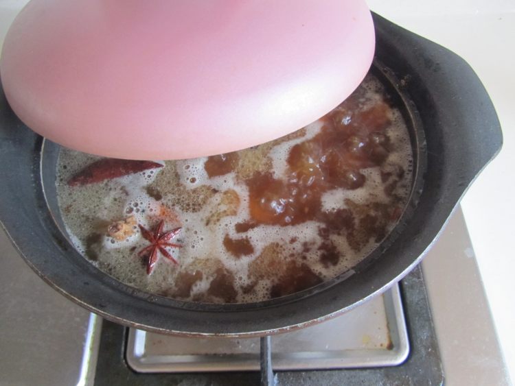 土黄瓜烧鸭腿步骤6