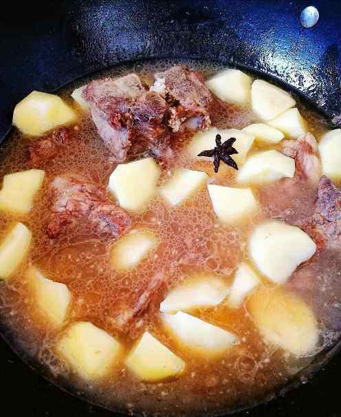 脊骨炖土豆步骤6