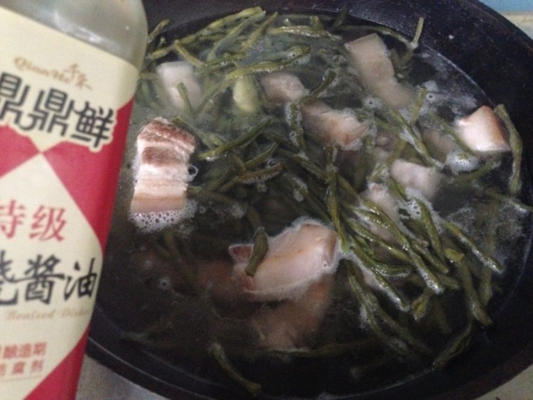 豇豆烧红烧肉步骤6