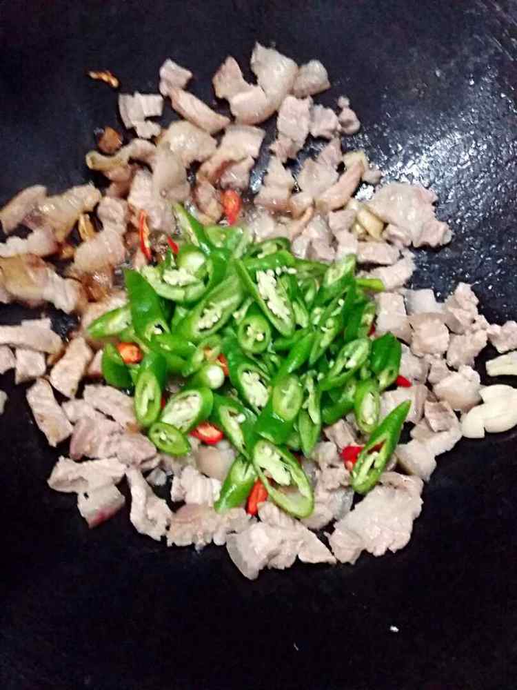 辣椒炒五花肉步骤5