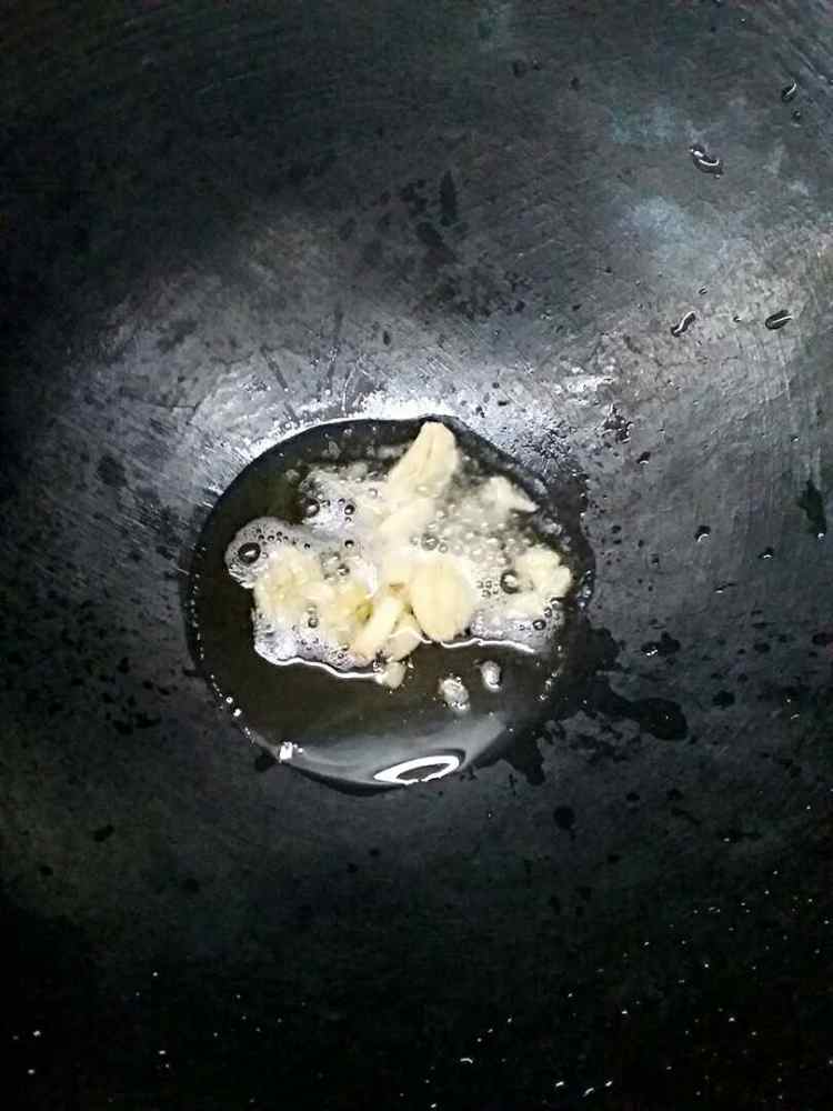 辣椒炒五花肉步骤2