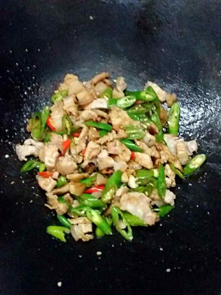 辣椒炒五花肉步骤6