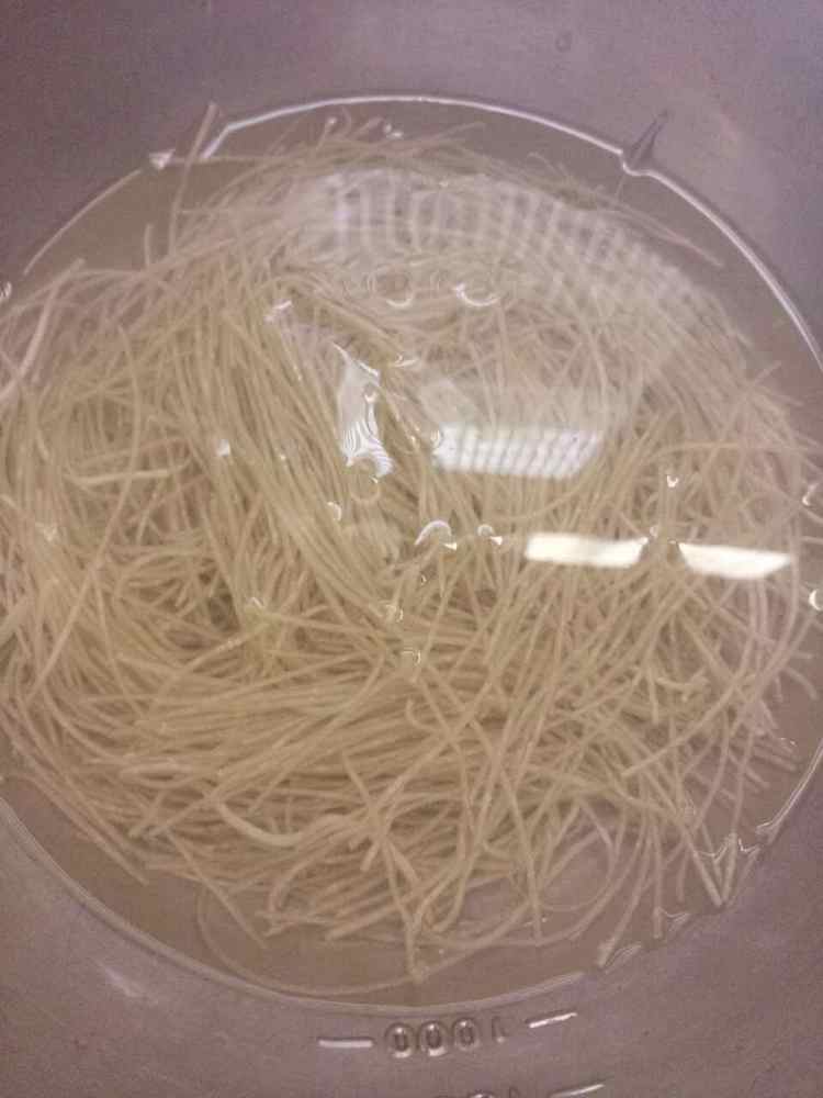 蚂蚁上树步骤1