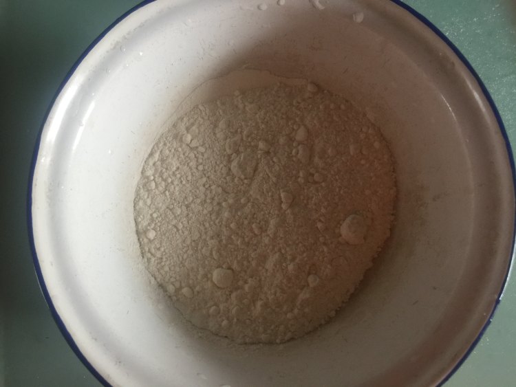 六月黄疙瘩汤步骤1