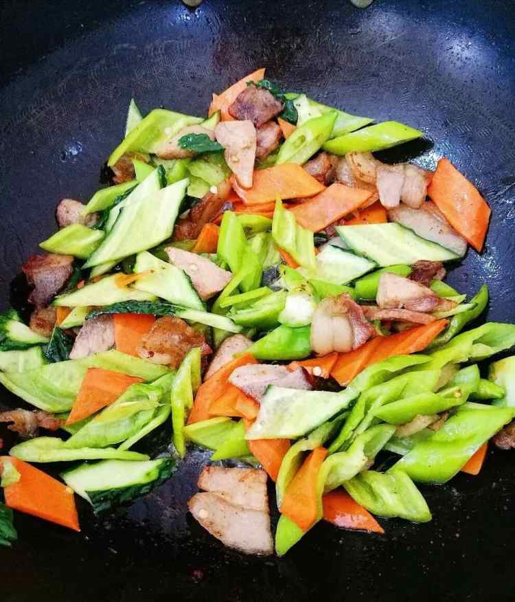 三蔬炒肉片步骤5