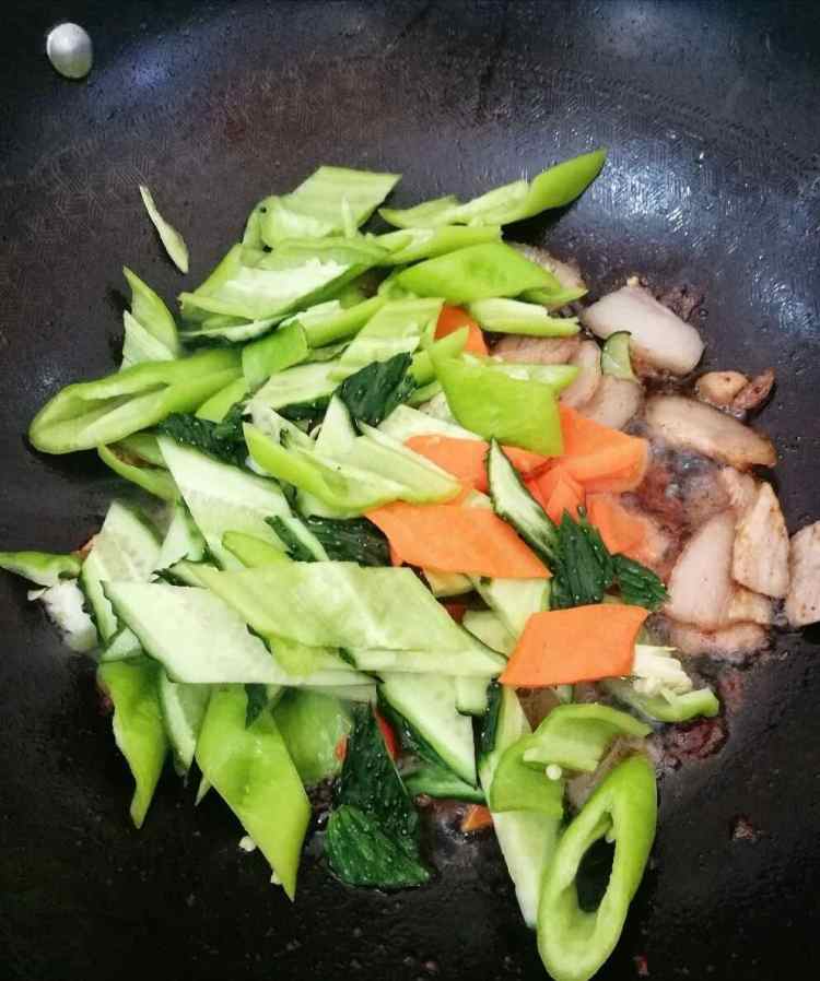 三蔬炒肉片步骤4