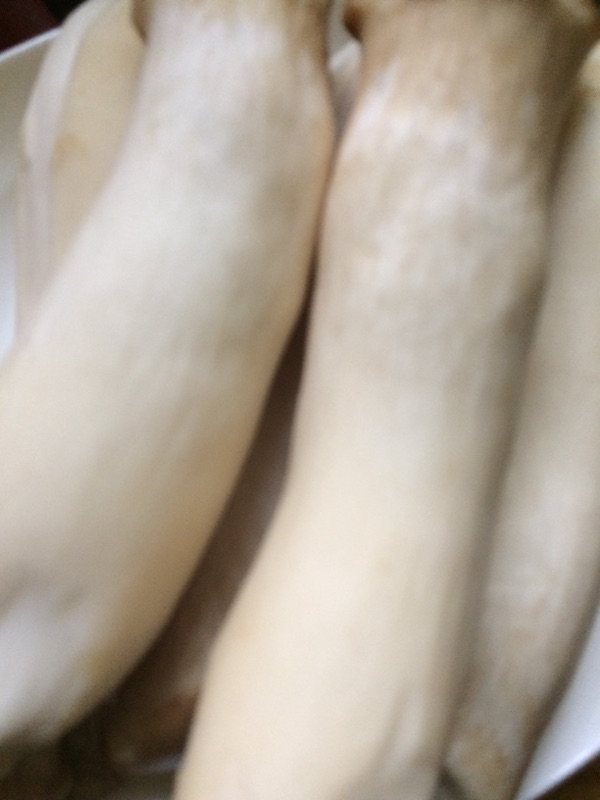 杏鲍菇炒肉步骤1