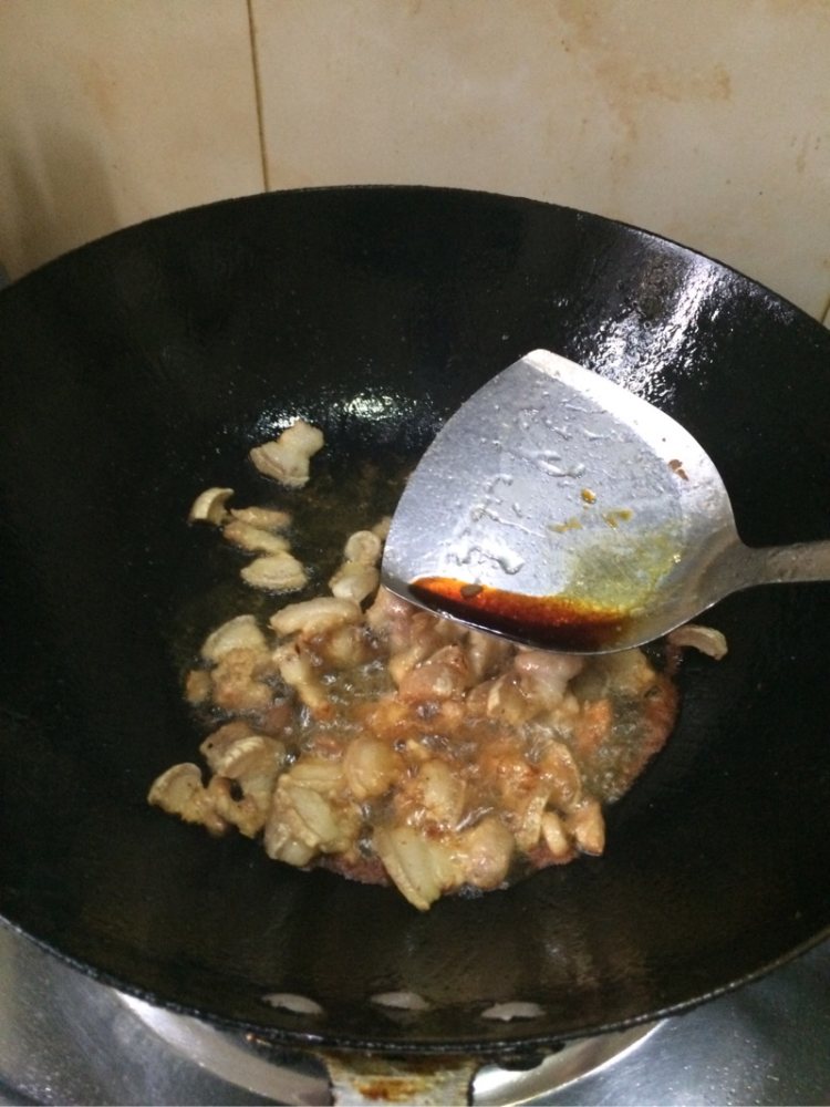 杏鲍菇炒肉步骤5