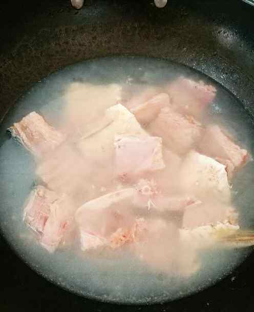 鲤鱼豆腐汤步骤3