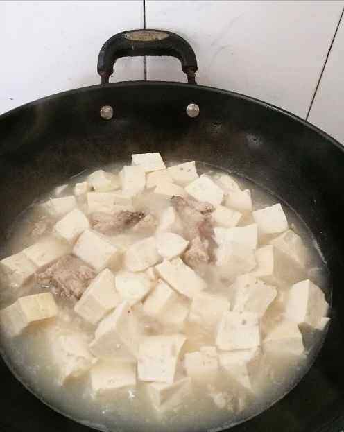 鲤鱼豆腐汤步骤6