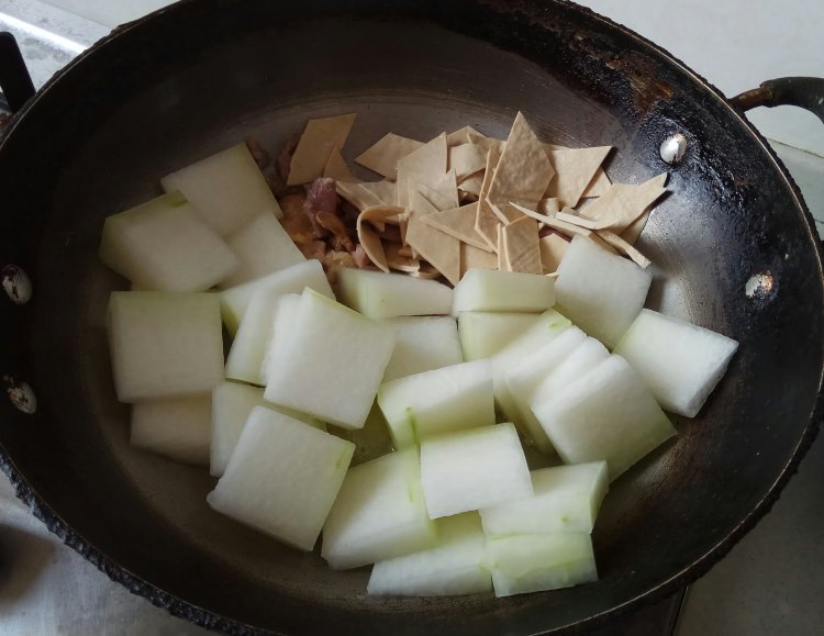 冬瓜烧咸肉厚百叶步骤9