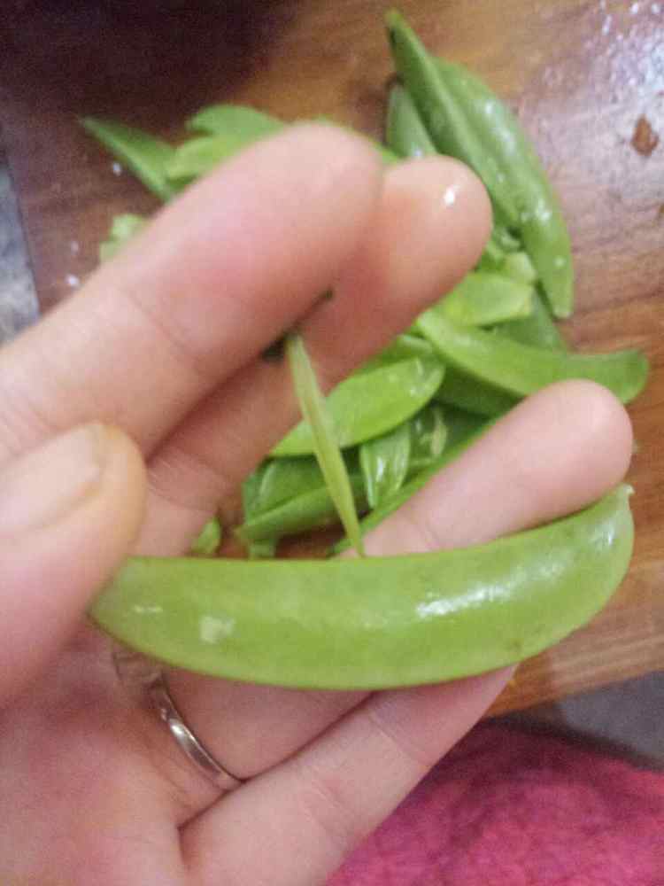 甜豆香菇炒肉片步骤1