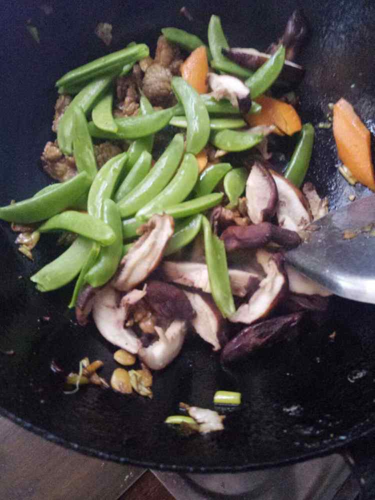 甜豆香菇炒肉片步骤5