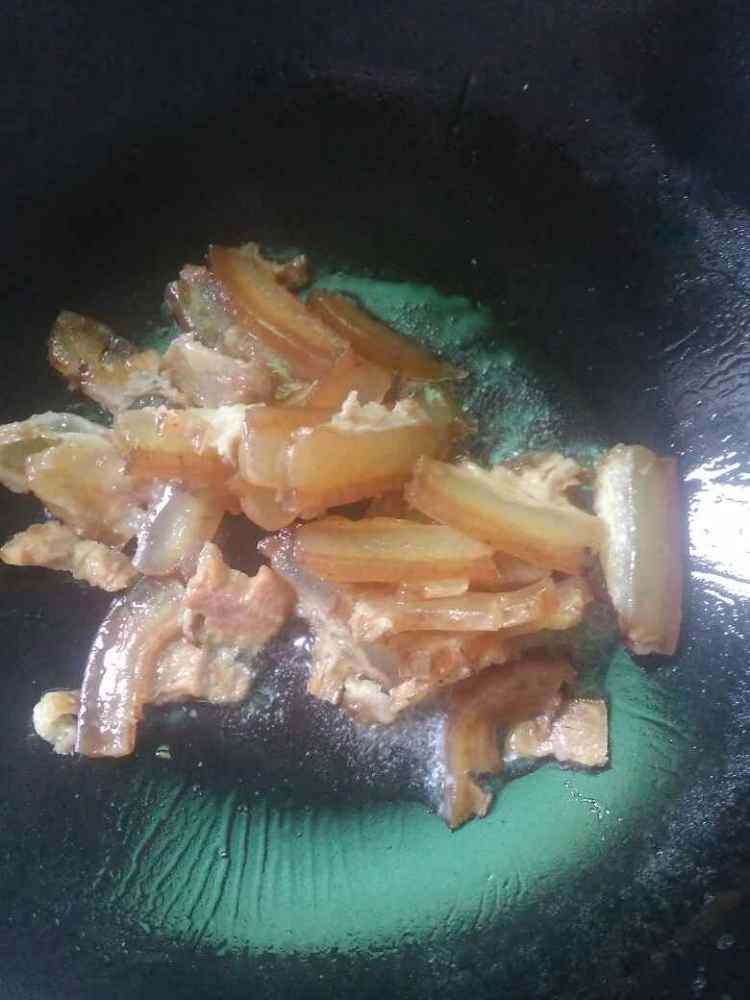 腊肉炒蒜苔步骤5