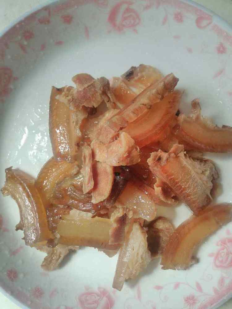 腊肉炒蒜苔步骤2