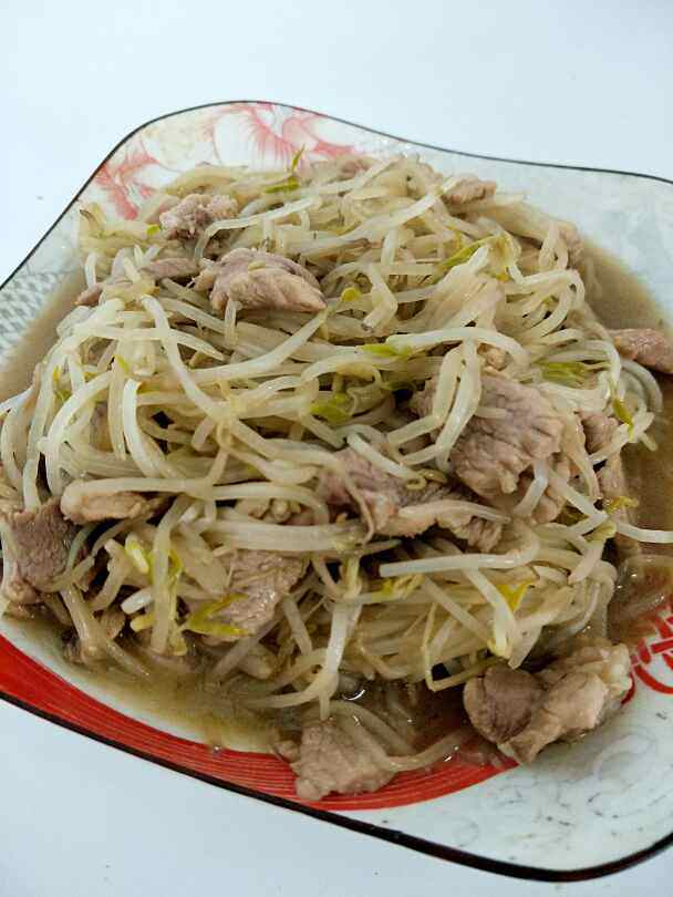 豆芽炒肉步骤8