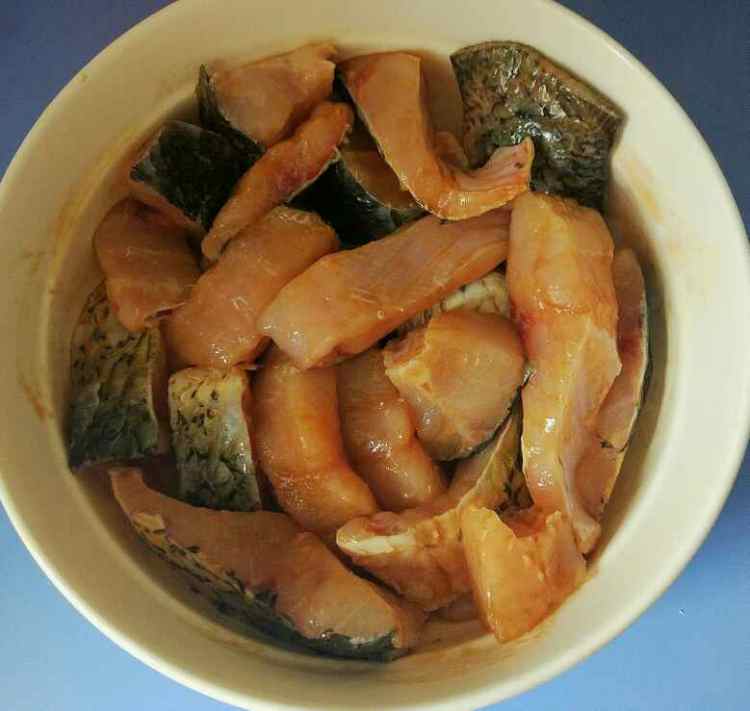 红烧草鱼块步骤1