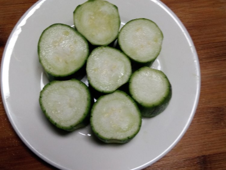 #盛夏餐桌#蒜茸丝瓜步骤3