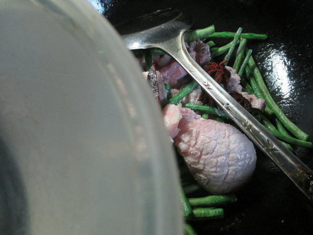 带豆烧大排步骤3