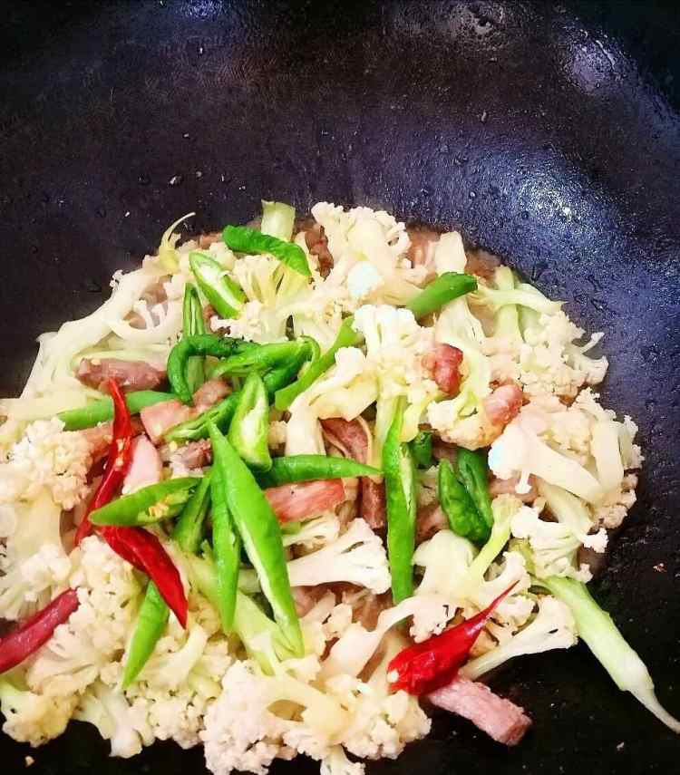 花菜炒肉步骤5