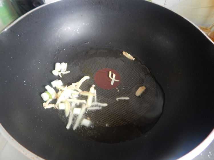 青椒炒鸡排步骤3