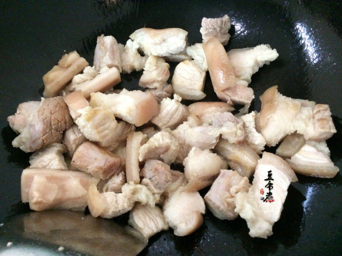 农家笋干烧肉步骤3