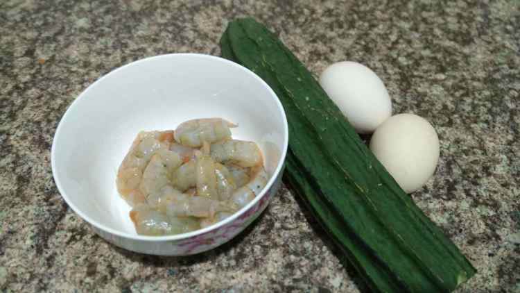丝瓜虾仁滑蛋步骤1