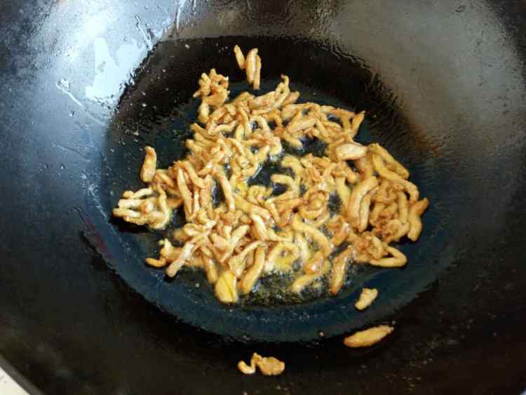 肉丝炒豇豆步骤3
