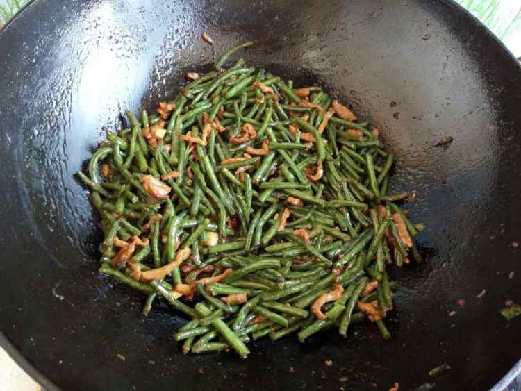 肉丝炒豇豆步骤6
