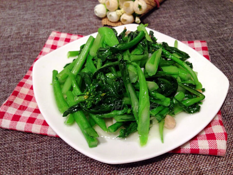 油渣炒菜心步骤6