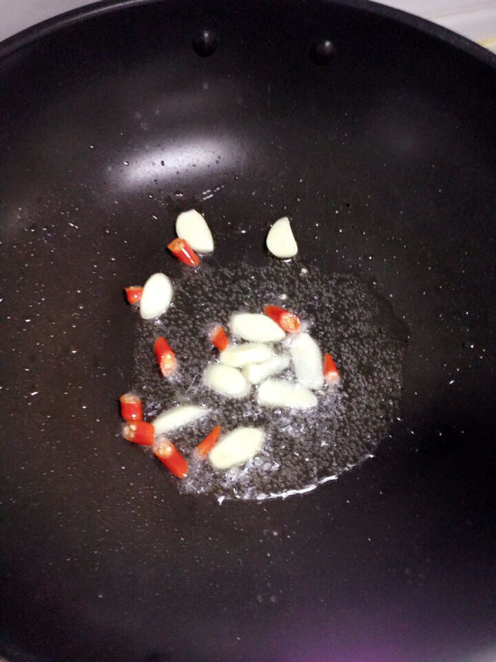 酸辣藕带步骤3