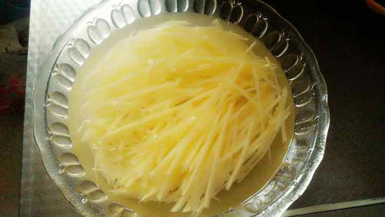 酸辣土豆丝步骤5