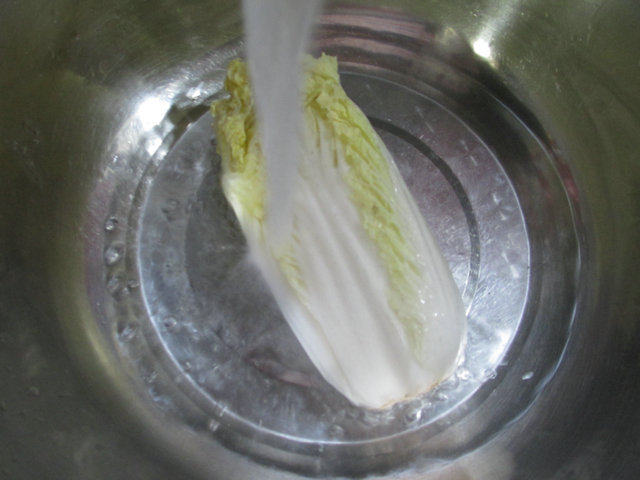 娃娃菜烧兰花豆腐干步骤2